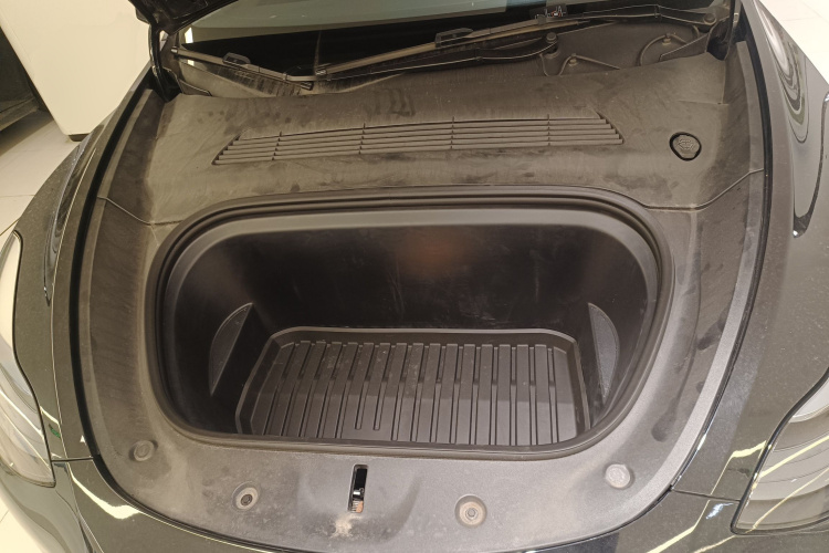 Tesla Model Y 2022 car image #20