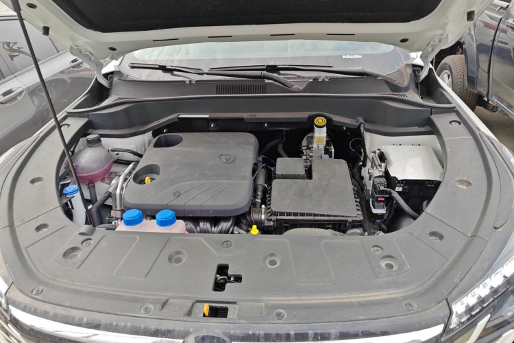 Changan UNI-Z PHEV 2025 #20 Changan UNI-Z PHEV 2025 car image #20