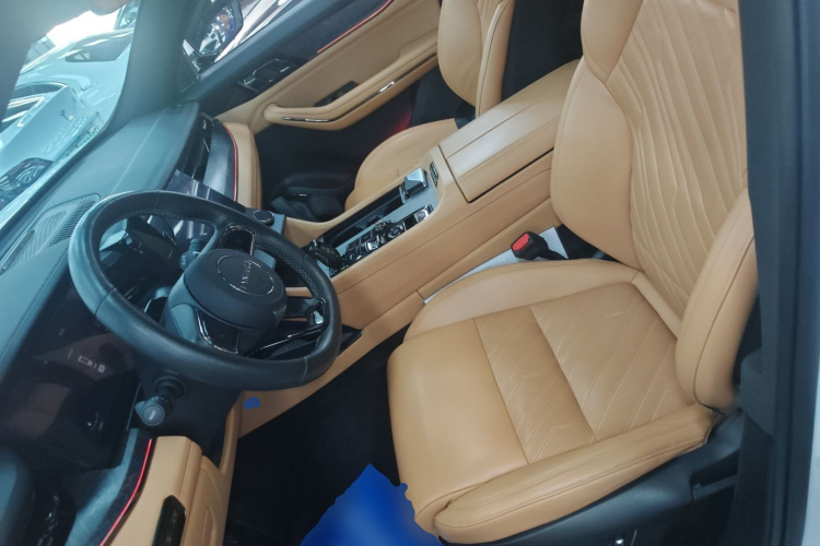Lynk & Co 09 EM-P 2022 car image #20