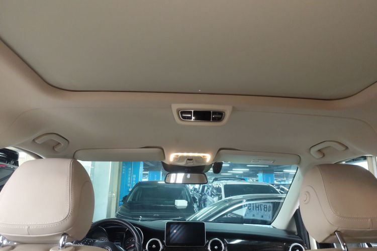 Mercedes-Benz V Class 2020 car image #20