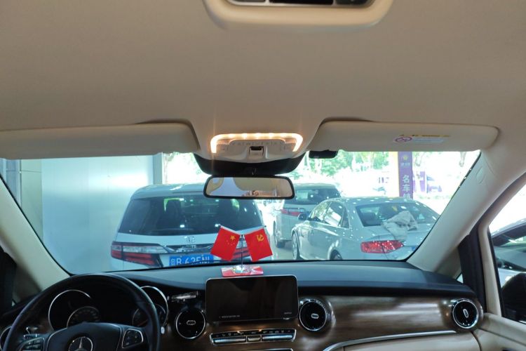 Mercedes-Benz V Class 2022 #20 Mercedes-Benz V Class 2022 car image #20