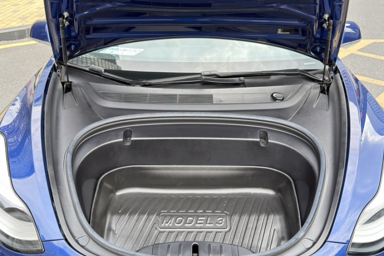 Tesla Model 3 2020 car image #20