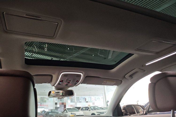 Audi A8 2016 car image #20