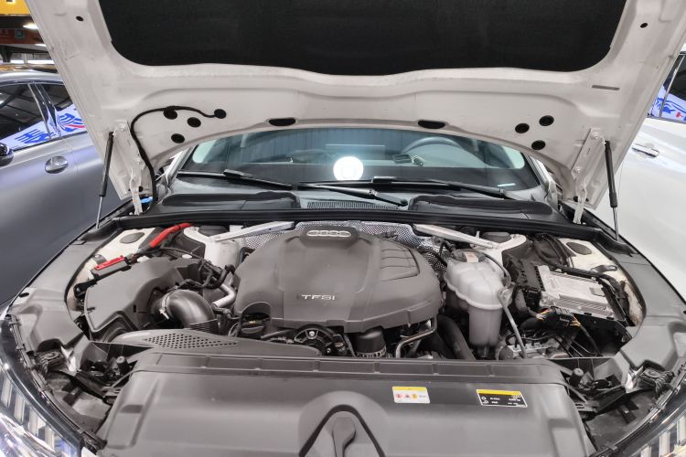 Audi A4L 2021 car image #20