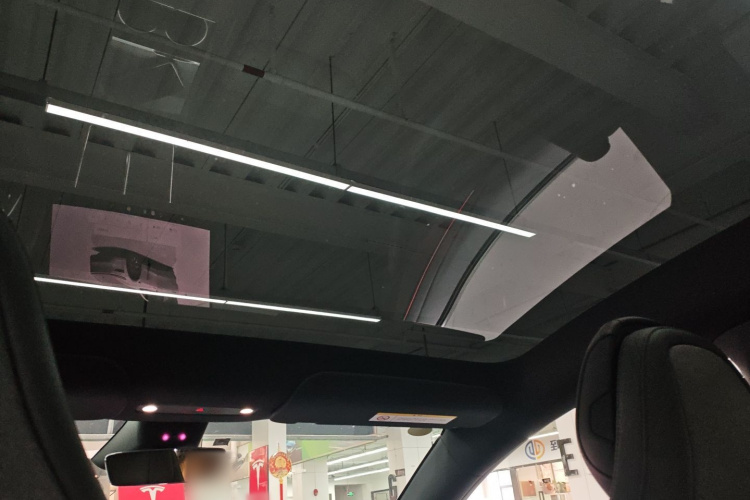 特斯拉 Model Y L 2025 汽车图片 #20