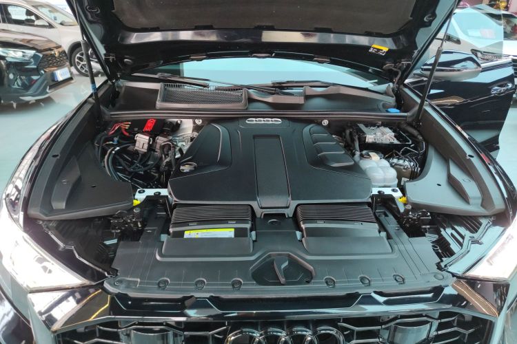 Audi Q8 2020 car image #20