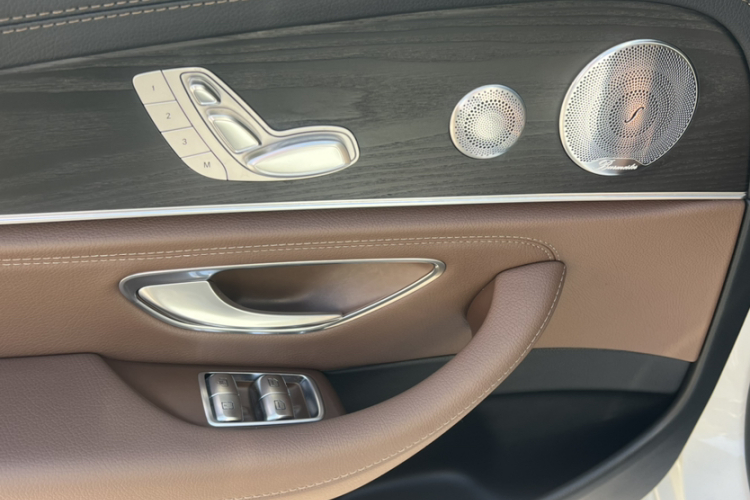 Mercedes-Benz E Class 2021 car image #20