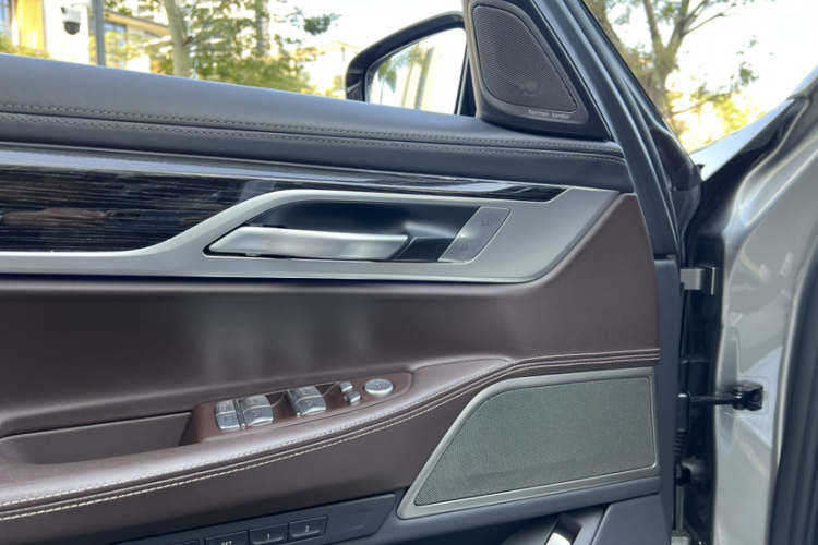 BMW 7 Series 2020 immagine di auto #20