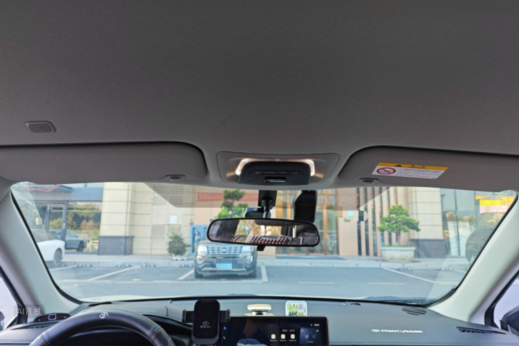 Toyota Frontlander 2024 car image #20