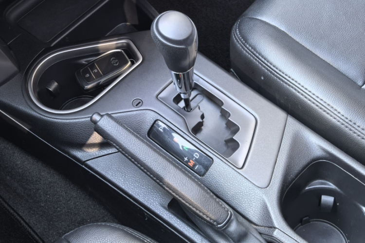 Toyota RAV4 2018 #20 Toyota RAV4 2018 car image #20