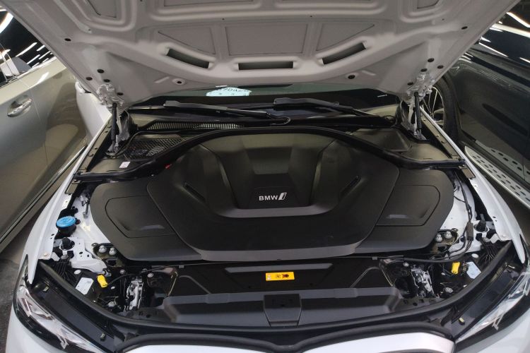 BMW i3 2023 car image #20