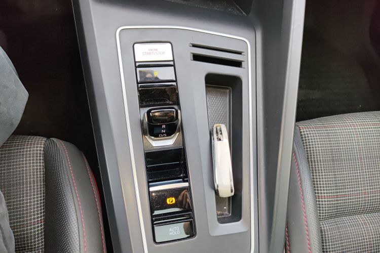 Volkswagen GolfGTI 2021 car image #20