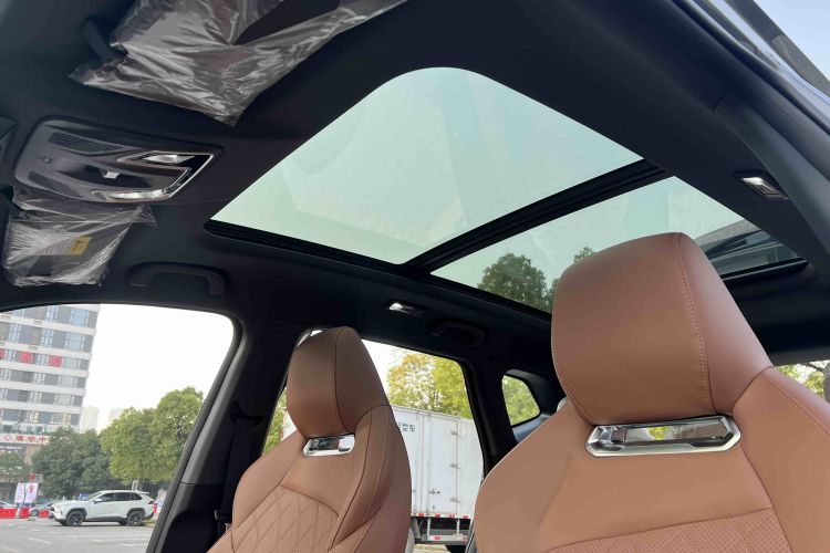 Changan UNI-Z PHEV 2025 car image #20