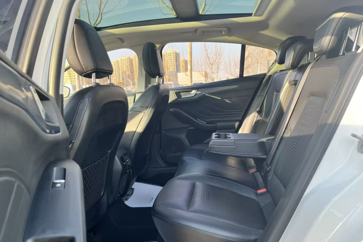 Ford Focus Active 2020 #20 Ford Focus Active 2020 car image #20