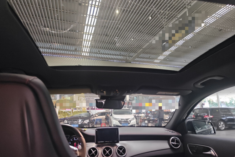 Mercedes-Benz GLA AMG 2016 immagine di auto #20