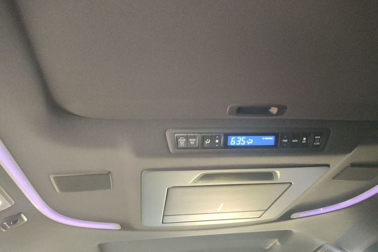 Toyota Alphard 2022 car image #20