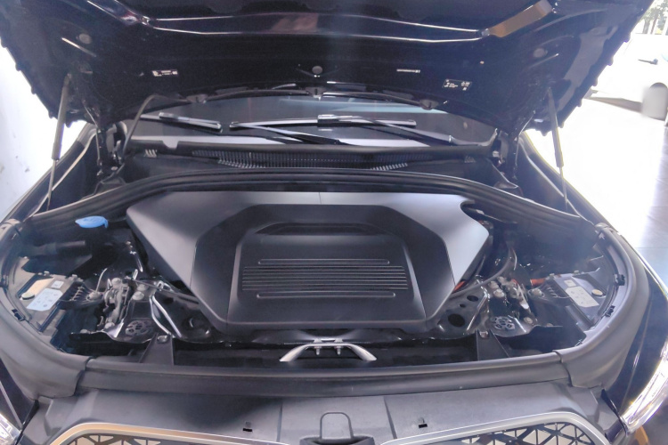 BMW iX1 2024 car image #20