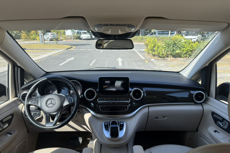 Mercedes-Benz V Class 2018 #20 Mercedes-Benz V Class 2018 car image #20