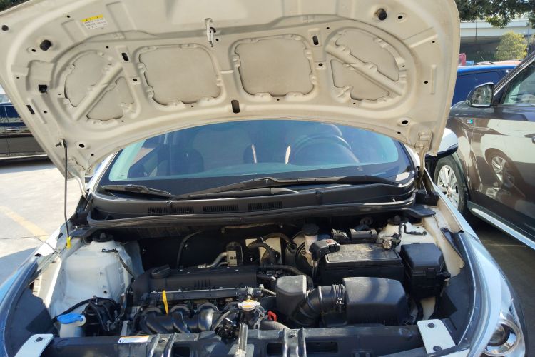 Hyundai Reina Hatchback 2015 imagem de carro #20