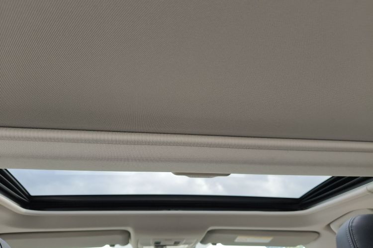 Toyota RAV4 2015 #20 Toyota RAV4 2015 car image #20