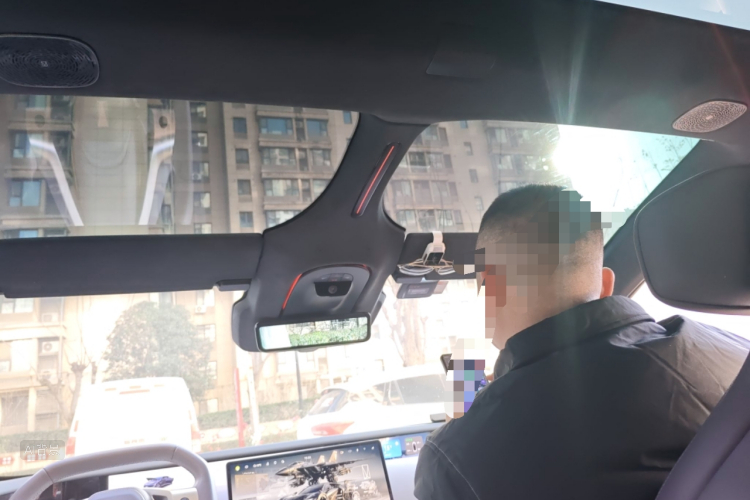 阿维塔 阿维塔12 2024 汽车图片 #20