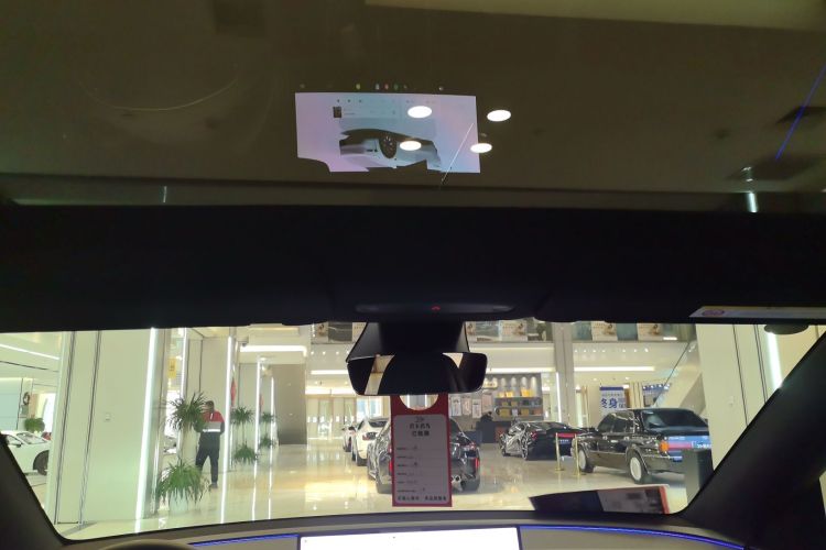 特斯拉 Model Y L 2025 汽车图片 #20