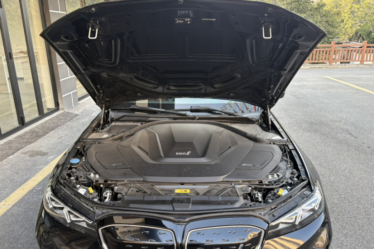 BMW i3 2023 car image #20
