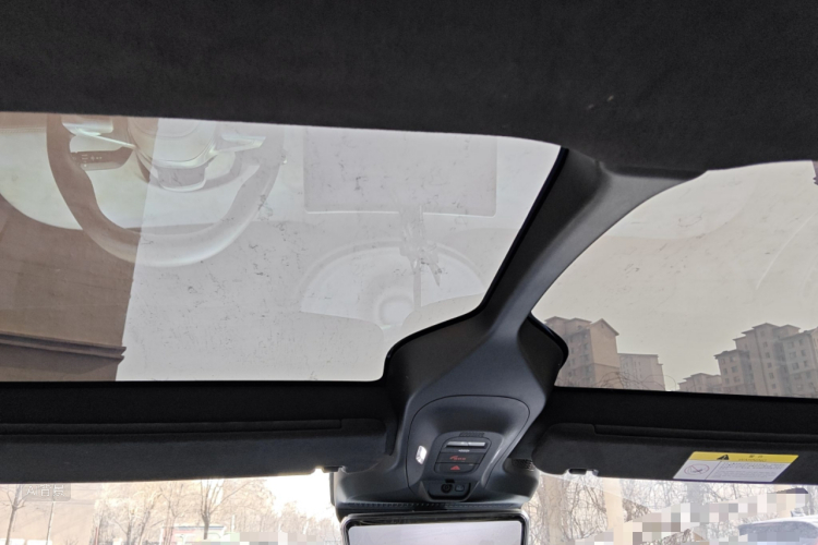 Avatr 11 2023 car image #20