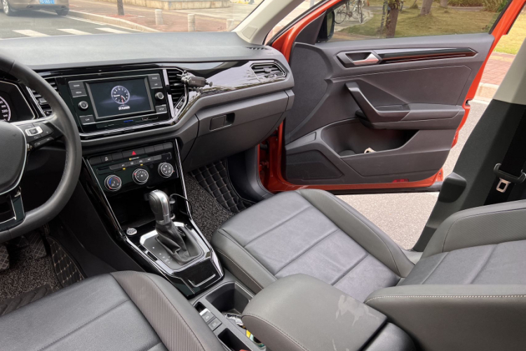 T-Roc 2018 car image #20