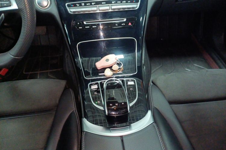 Mercedes-Benz C Class 2018 car image #20