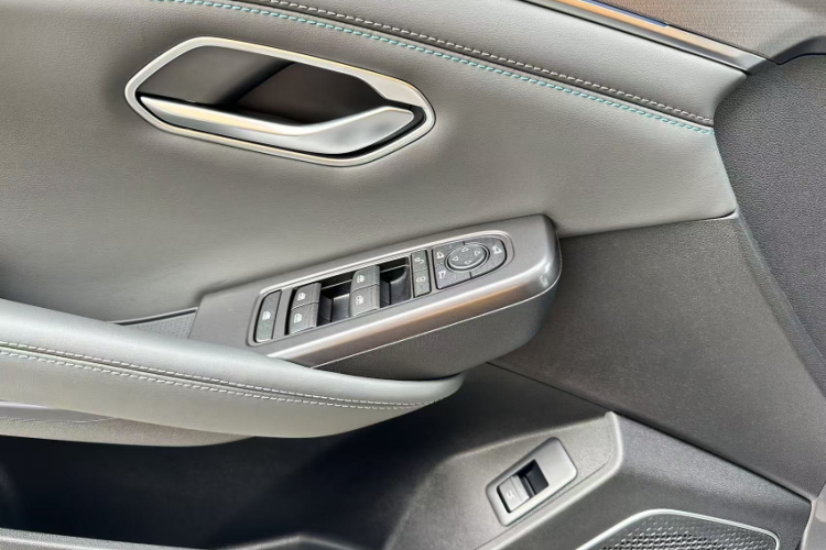 BYD SongL DM-i 2025 car image #20