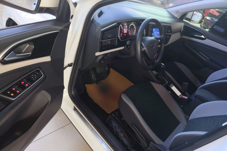 VS5 2023 car image #20