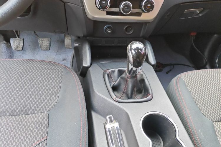 GEELY GX7 2015 #20 GEELY GX7 2015 car image #20