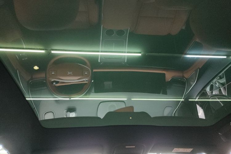 Xpeng G9 2025 immagine di auto #20