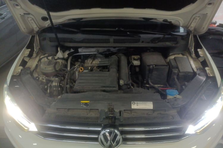 Volkswagen Touran 2018 car image #20