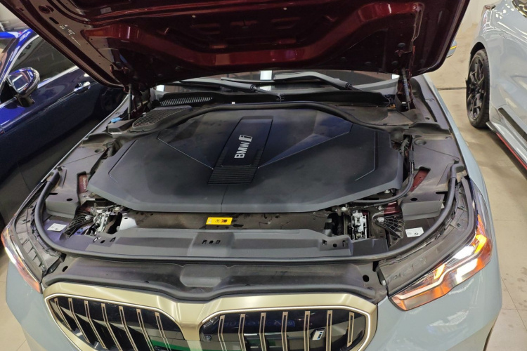 BMW i5 2024 immagine di auto #20