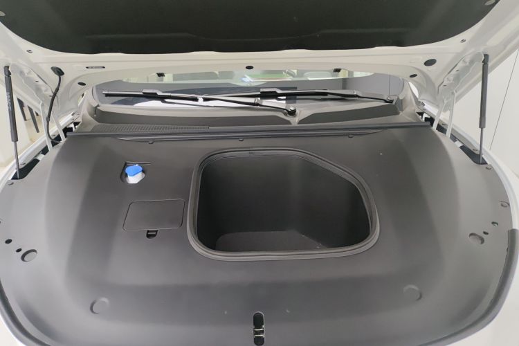 Forthing S7 2025 immagine di auto #20