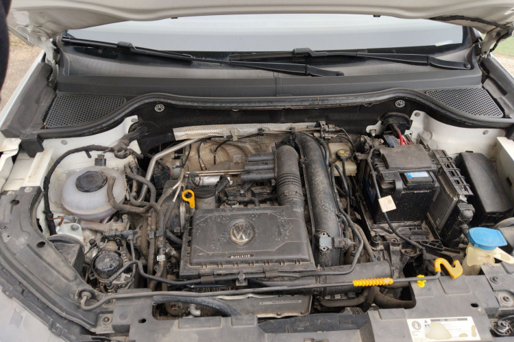 VS5 2019 car image #20