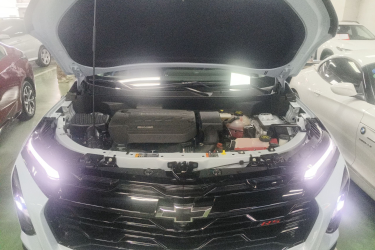 Chevrolet Equinox Plus 2025 car image #20