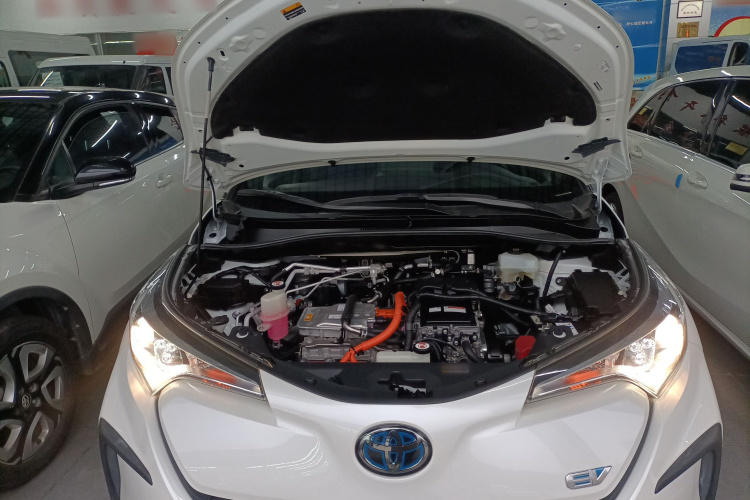 Toyota C-HR EV 2021 изображение автомобиля #20