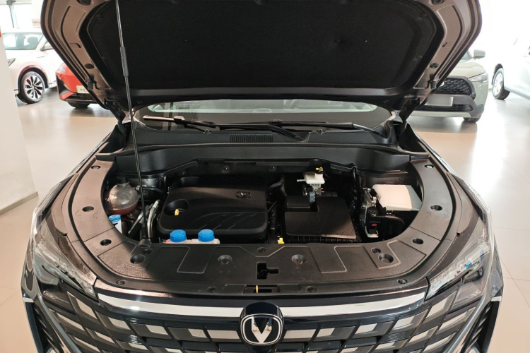 Changan UNI-Z PHEV 2024 #20 Changan UNI-Z PHEV 2024 car image #20