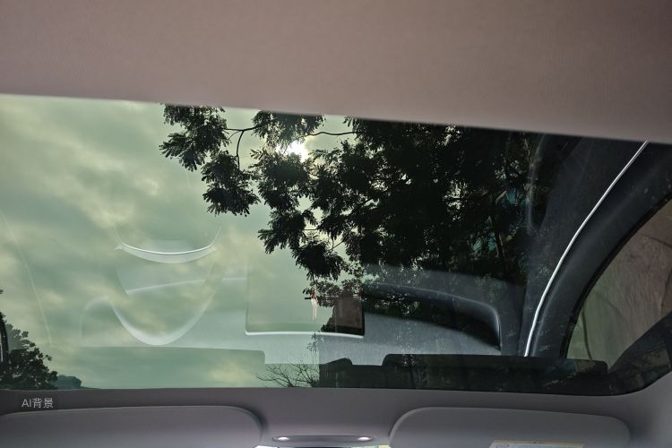 Tesla Model 3 2024 car image #20