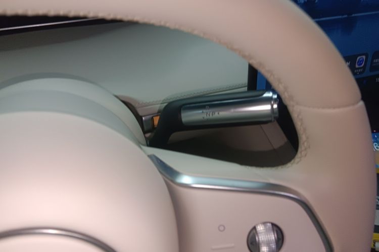 HongQi 2024 car image #20
