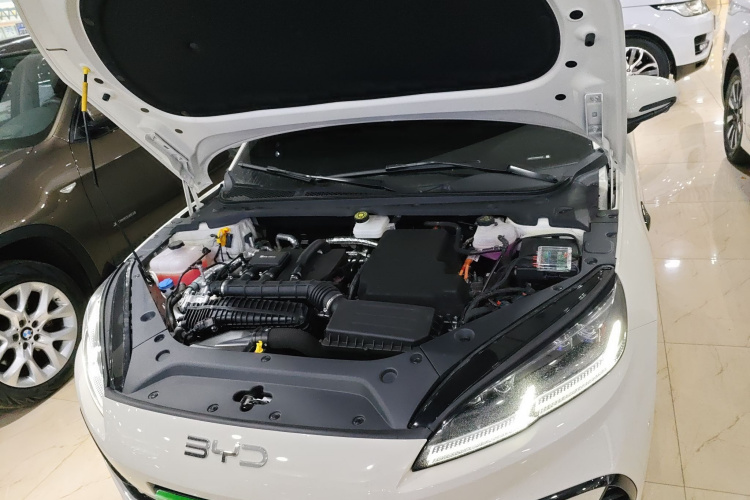 BYD Seal 06 DM-i 2025 #20 BYD Seal 06 DM-i 2025 immagine di auto #20