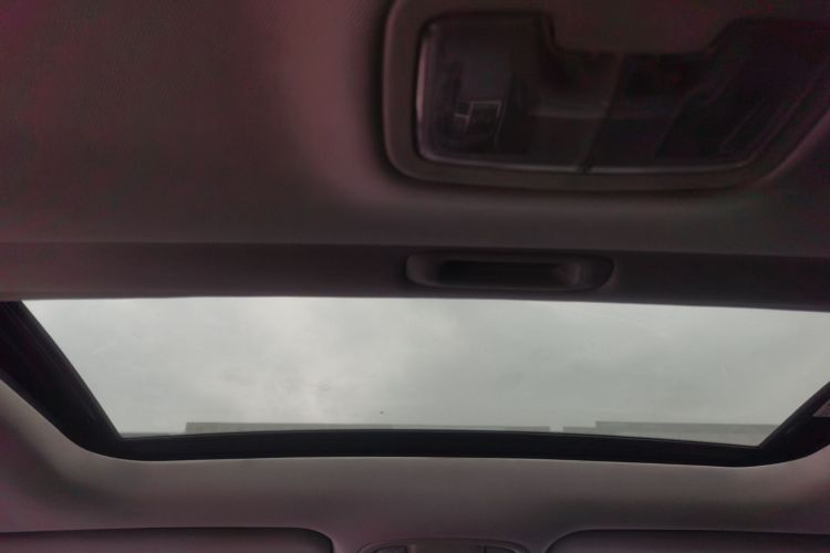 Kia K5 2017 car image #20