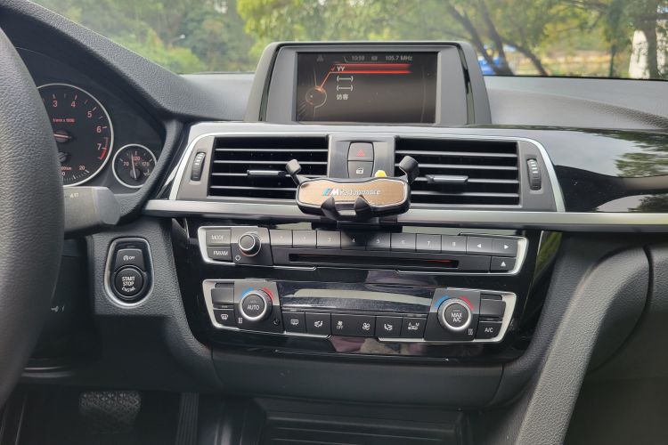 BMW 3 Series 2017 car image #20