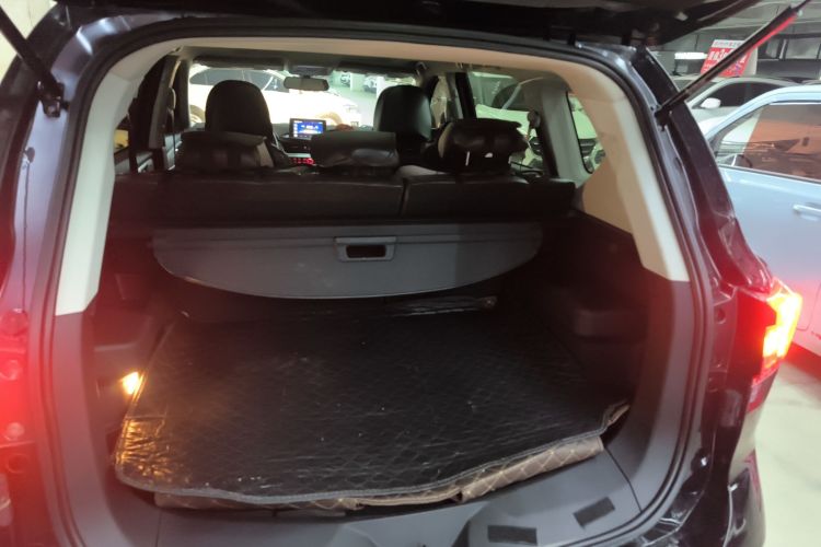 Forthing JOYEAR X5 2018 #20 Forthing JOYEAR X5 2018 car image #20