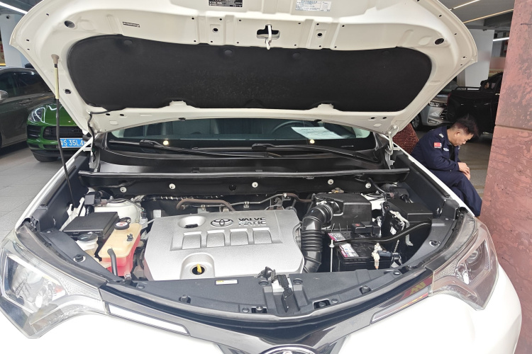 Toyota RAV4 2019 #20 Toyota RAV4 2019 car image #20