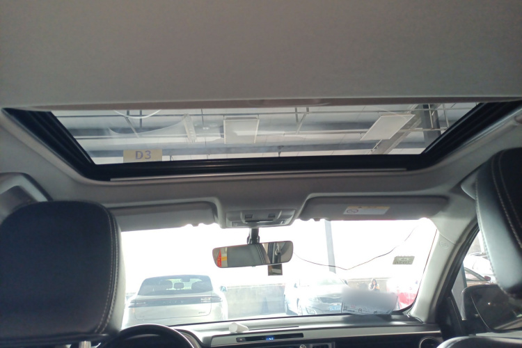 Toyota RAV4 2018 car image #20
