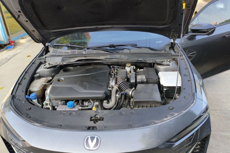 Changan UNI-V 2022 car image #20